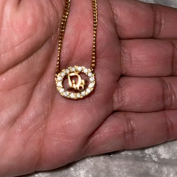 🛑SOLD🛑Christian Dior preloved diamond necklace excellent condition size 8”Long - Picture 3 of 7